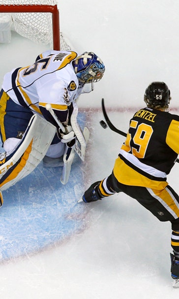 Predators goalie Rinne struggling as Pens take 2-0 lead
